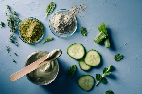 ingrediente naturale pentru ten gras: aloe vera, argila verde, castravete